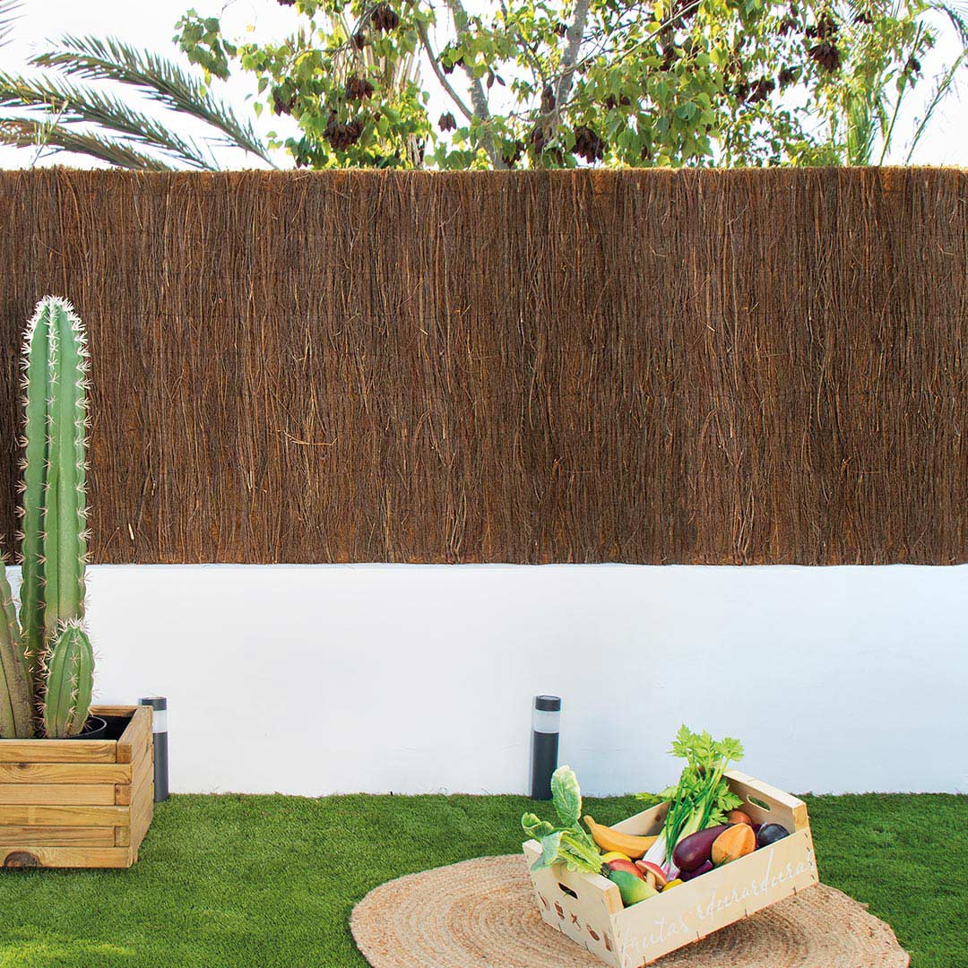 Cerramiento de Brezo y Coco: Natural y Resistente Vetonek