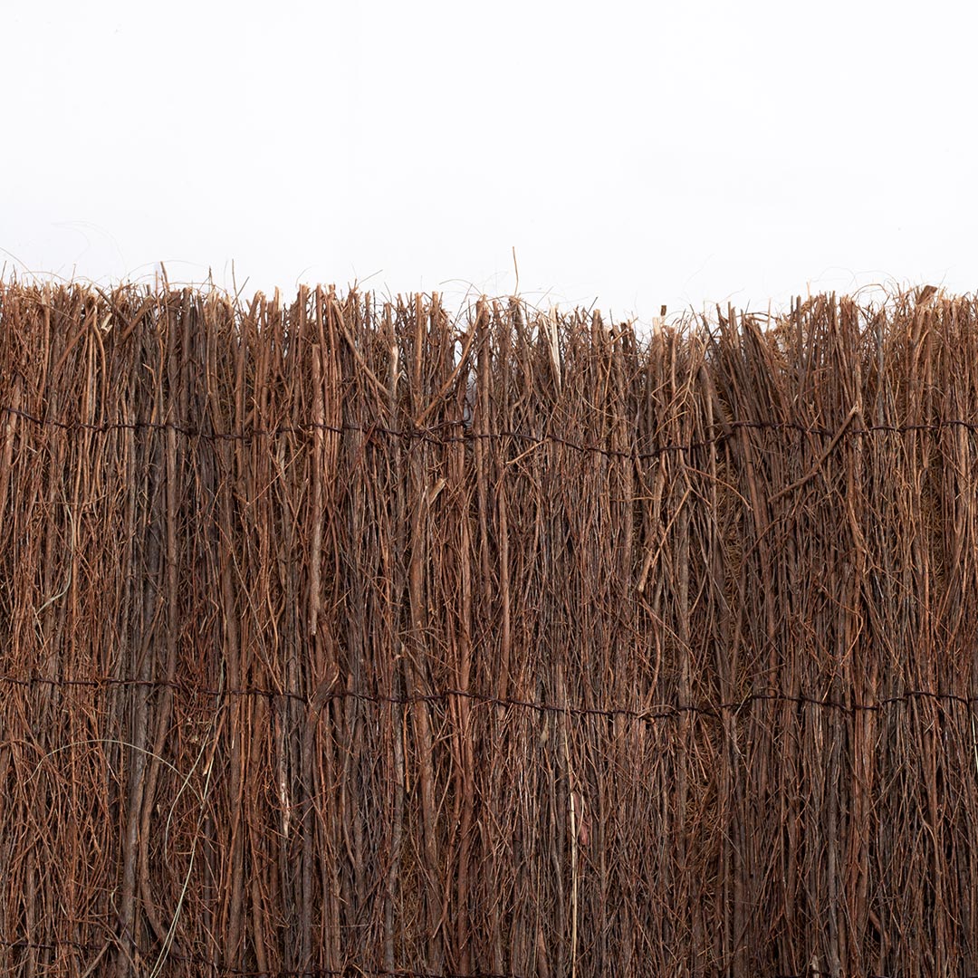 Cerramiento de Brezo y Coco: Natural y Resistente Vetonek