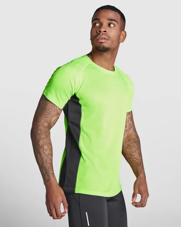 Camiseta técnica combinada con dos tejidos de poliéster, manga corta de estilo ranglán Vetonek