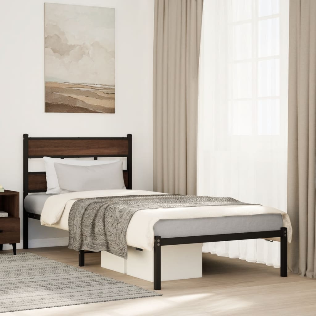 Estructura de cama marrón roble con cabecero, diseño elegante y atemporal en dormitorio moderno.