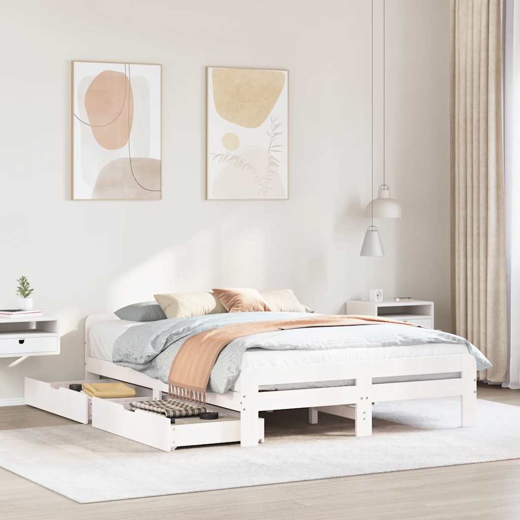 Estructura de cama blanca de madera de pino con somier, decoración moderna y funcional en un dormitorio acogedor.