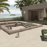 Ambiente exterior con suelo efecto piedra Lucca Natural - Vetonek
