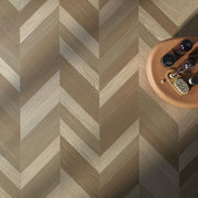 Ambiente con suelo efecto madera Tarvisio Natural, Noce y Caoba - Vetonek
