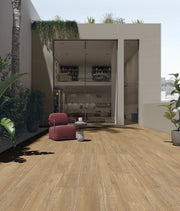Salón con pavimento efecto madera Sondrio Marrón - Vetonek