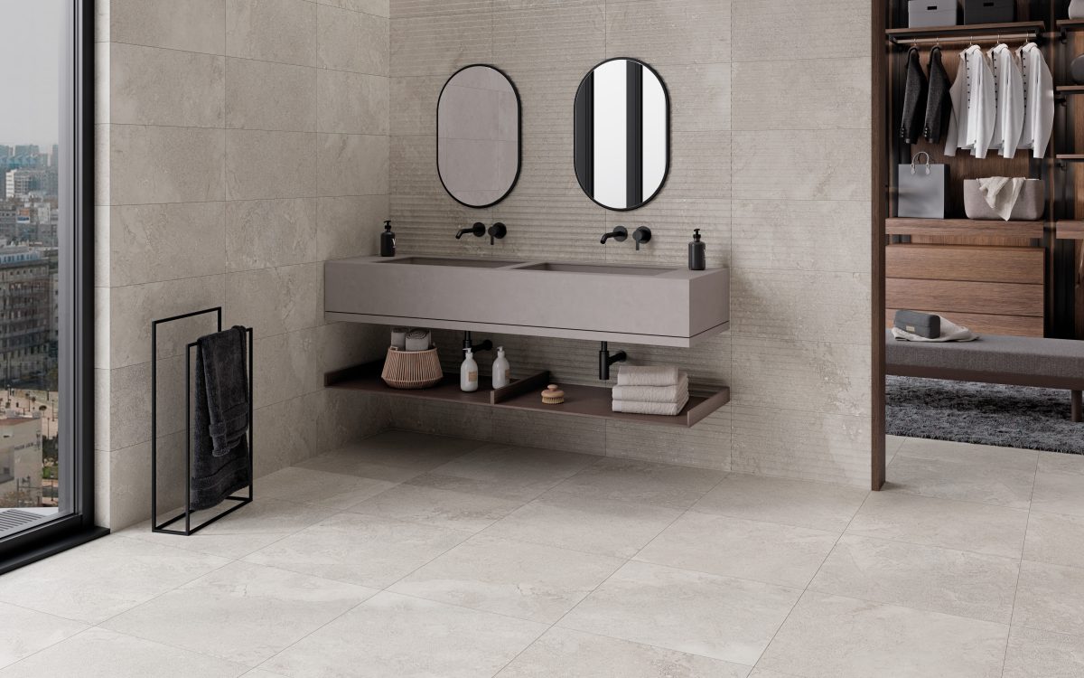 Lyon crema con relieve en baño