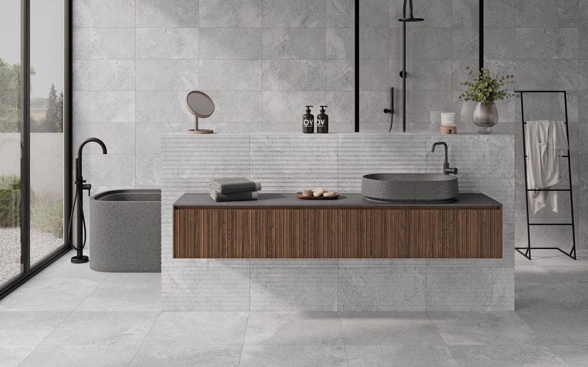 Lyon gris con relieve en baño