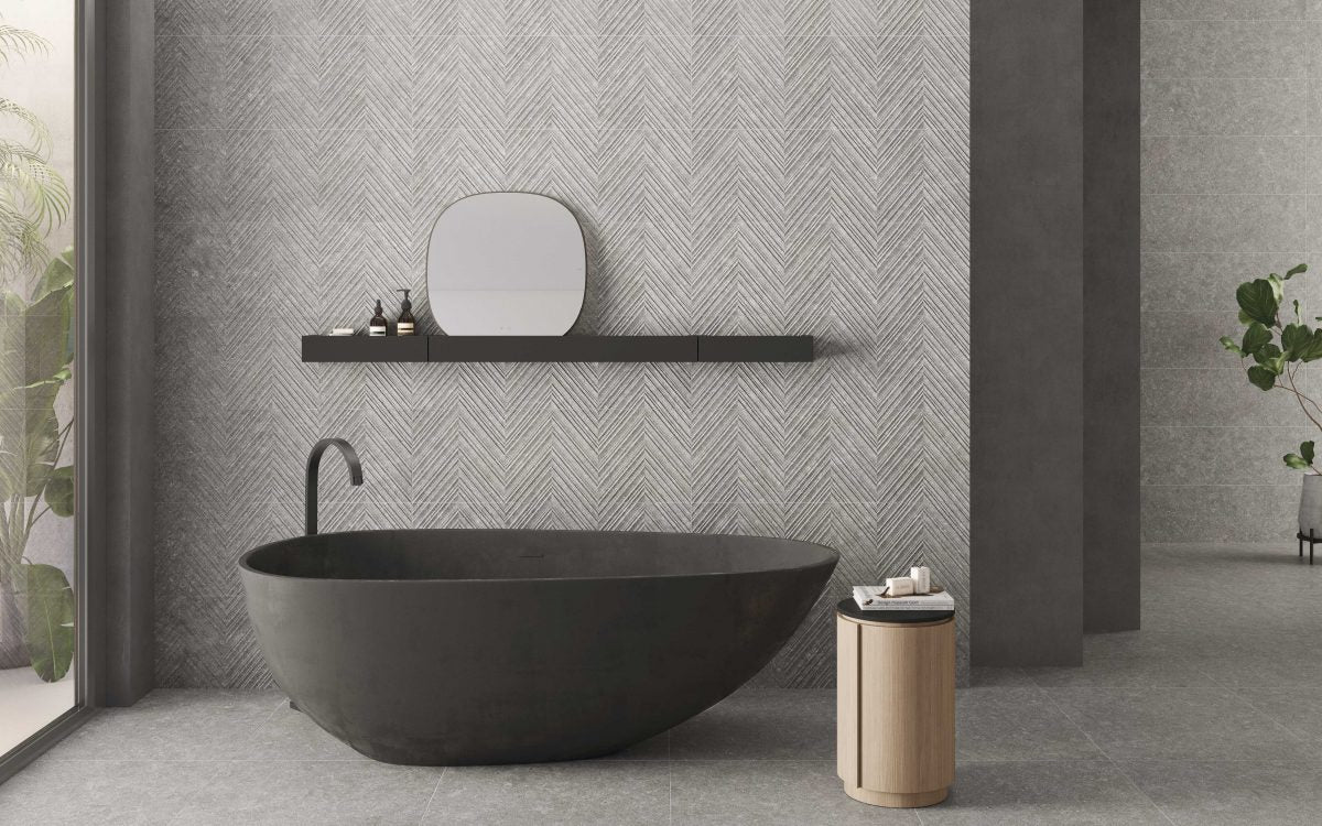 Calais gris con relieve en pared