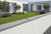 Cubremuros Segre Machihembrado de hormigón, en el muro de una vivienda moderna minimalista - Vetonek