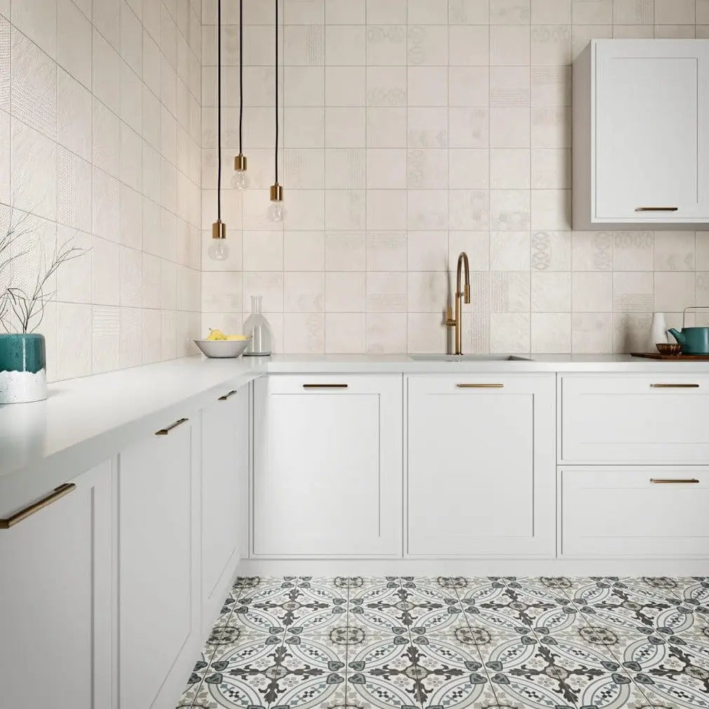 Cocina con suelo de baldosa hidráulica León