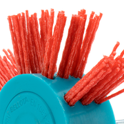 Cepillo abanico de nylon Bellota 50829B en uso