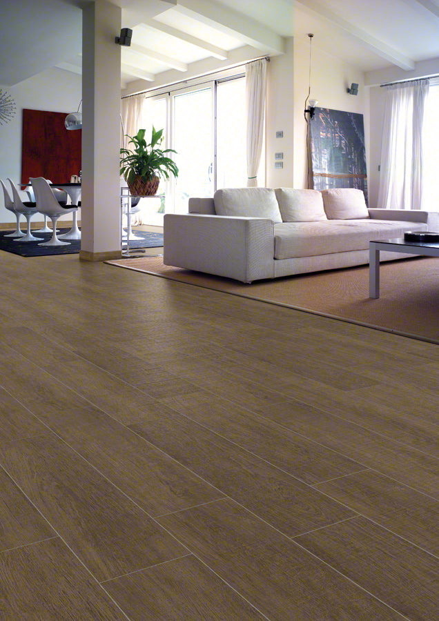 Ambiente con suelo efecto madera Norcia Noce - Vetonek