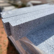 Bordillo, bordura piqueta de granito blanco gris y negro Acabado Natural, Antideslizante, Barato, Bordillos, Caminos, Colores Claros, Colores Grises, Espacio exterior, Espacio público, Exclusivo, Exteriores, Jardin, Piedra, Piedra natural, Piquetas, Rectangular, Senderos, Top Ventas, Vallas