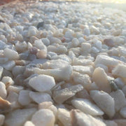 Grava Blanca Rosa Acabado Natural, Blanco, Caminos, Color Claro, Exclusivo, Grava Blanca, Grava Multicolor, Gravas, Gravas jardín, Piedra, Piedra acuarios, Piedra Blanca, Piedra jardin, Piedra para estabilizador de gravas, Piedras Blancas, Piedras Claras, Piedras con vetas, Piedras exclusivas, Piedras multicolor, Piedras Premium, Premium