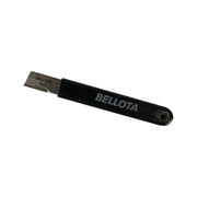 Afilador Bellota 3642 afilando una tijera de podar