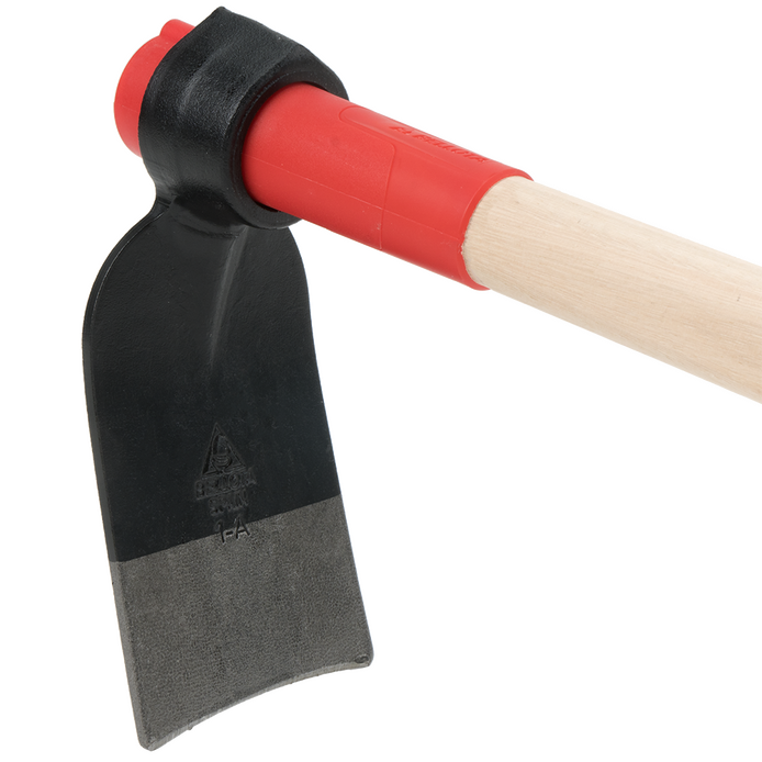 Azada Bellota HOE1W con mango de madera PEFC de 1200 mm, vista lateral