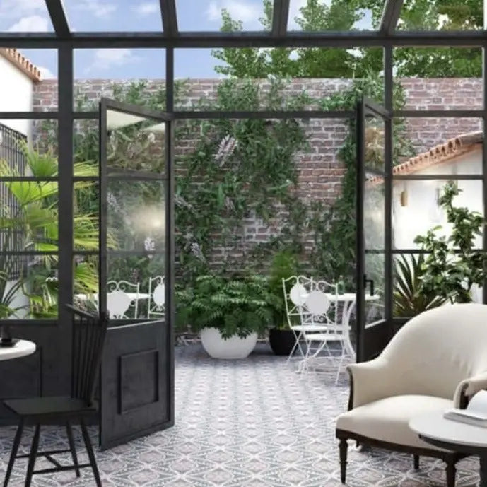 Suelo continuo de baldosa hidráulica en terraza exterior e interior