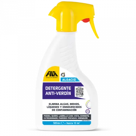 "Botella de 500 ml de detergente anti-verdín ALGACID de la marca FILA. Elimina algas, moho, líquenes y suciedad en piedra, ladrillo, cemento, y otras superficies. Ideal para exteriores, incluyendo paredes pintadas y hormigón. Presentación con pulverizador para fácil aplicación."