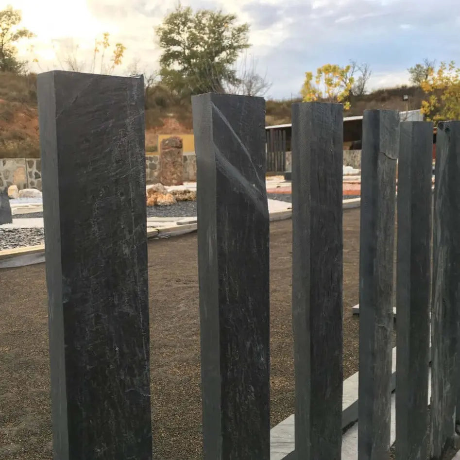 Bordillo Pizarra separador, piqueta o bordura de pizarra jardin Acabado Natural, Antideslizante, Aspecto Monocolor, Barato, Bordillos, Caminos, Colores Negros, Colores Oscuros, Espacio exterior, Espacio público, Exclusivo, Exteriores, Jardin, Piedra, Piedra natural, Piquetas, Pizarra, Senderos, Top Ventas, Vallas