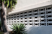 Celosía Alesón de hormigón blanco con un dibujo calado ornamental - vista 4