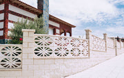 Muro calado con Celosía Arenzana de hormigón blanco