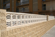 Muro calado con Celosía Bobadilla de hormigón blanco