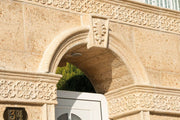 Arco con clave Ollauri y molduras a juego