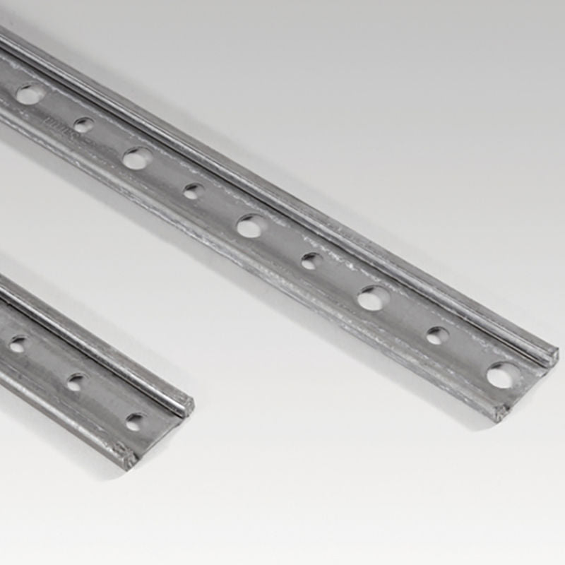 Perfil Sarnabar de Sika, barra de acero galvanizado perforada para la fijación mecánica de membranas impermeabilizantes de cubierta - Vetonek