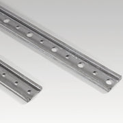 Perfil Sarnabar de Sika, barra de acero galvanizado perforada para la fijación mecánica de membranas impermeabilizantes de cubierta - Vetonek