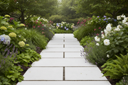 Camino de jardín pavimentado con Losa Medinaceli de hormigón en blanco - Vetonek