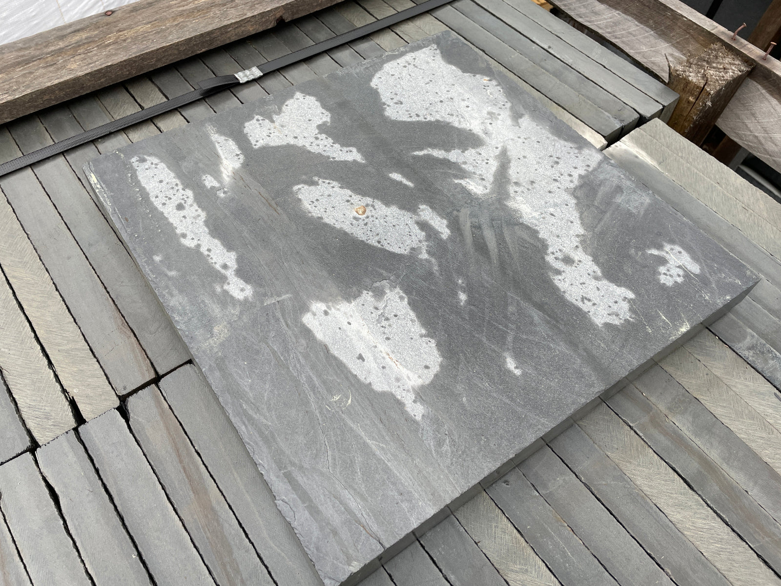 Losas Pizarra Serrada Outlet - Vetonek