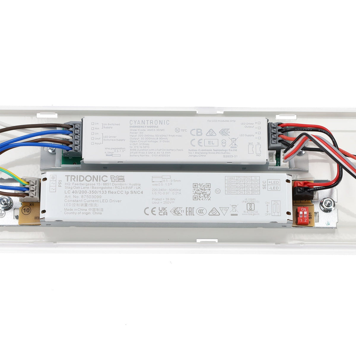 Equipo Estanco Enlazable Kit de Emergencia LED 40W 4800Lm IP65 CCT (Tonalidad Luz Regulable) 3000-6500ºK 110º Regulable Tridonic Flicker Free — Vetonek (7)