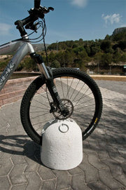 Aparcabicicletas Leza con bicicleta