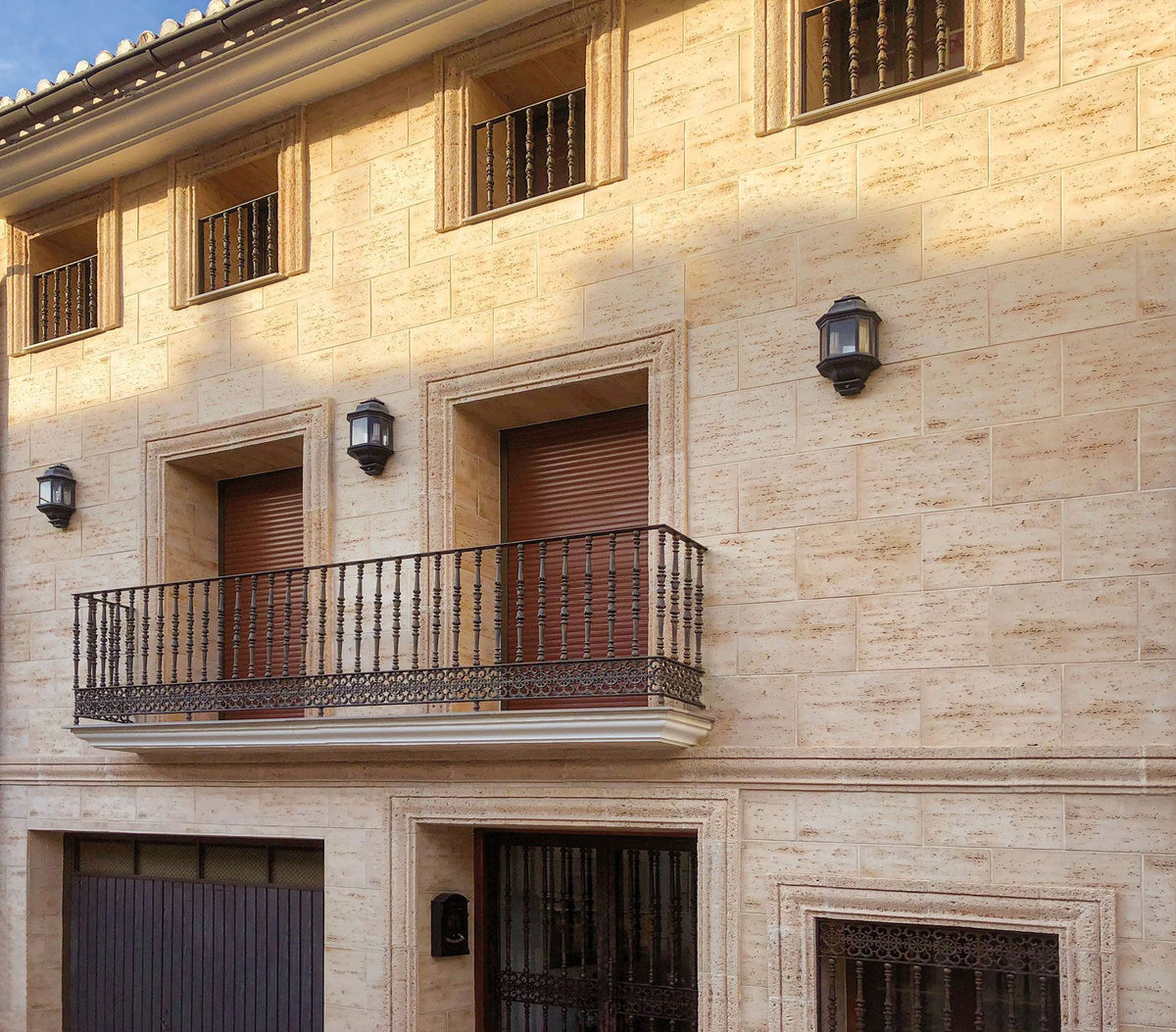 Vivienda clásica con Revestimiento Monteagudo Envejecido