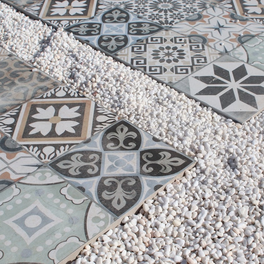 Losa Vetonek Mosaico sobre canto rodado blanco rosa