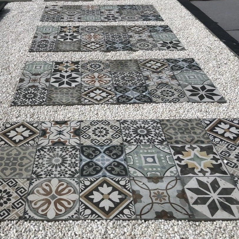 Losas para jardín con diseño en mosaico de baldosas hidráulicas fabricadas en gres porcelánico