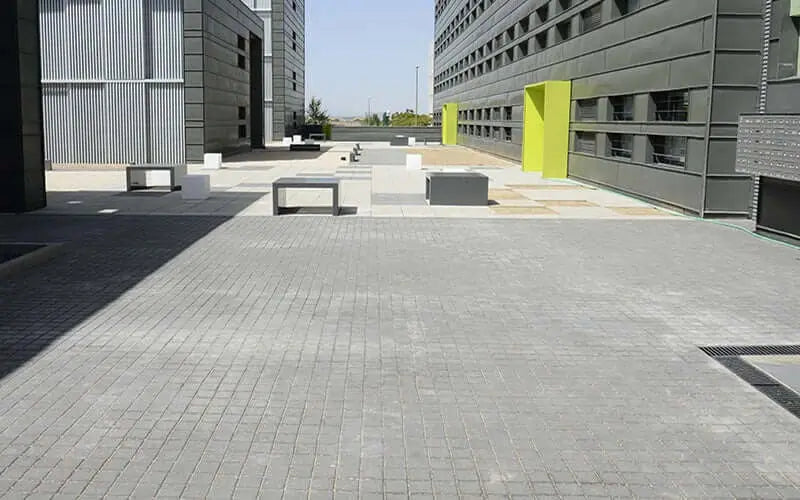 Zona residencial con pavimentación de adoquines Vetonek